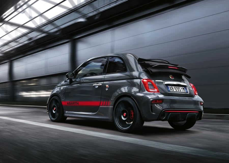  Abarth 695C XSR Yamaha (312) 2017 года  (фото 2 из 44)